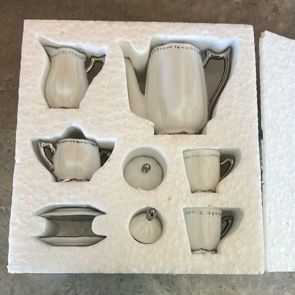 Formalities White and Platinum Collection - Picture 3 of 5